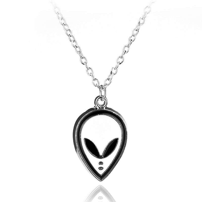 Collier Alien Logo