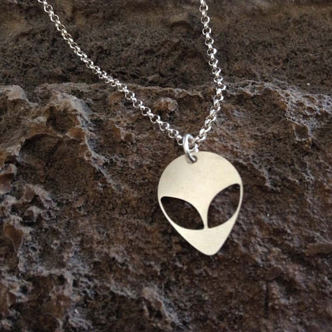 Collier Alien Logo